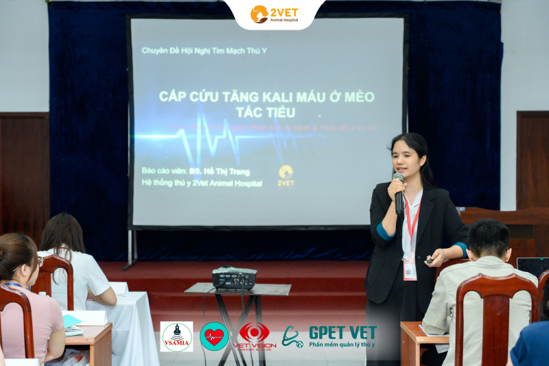 BSTY Hồ Thị Trang báo cáo chuyên đề tại hội nghị